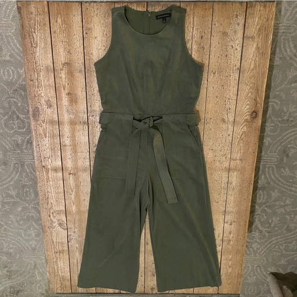 Banana Republic Sage Green Vegan Suede Jumpsuit Size 6 - Picture 5 of 16
